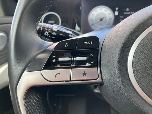 Used 2025 Hyundai Elantra Limited image 14