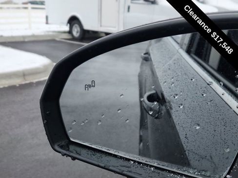 Used 2024 Volkswagen Taos SE image 31