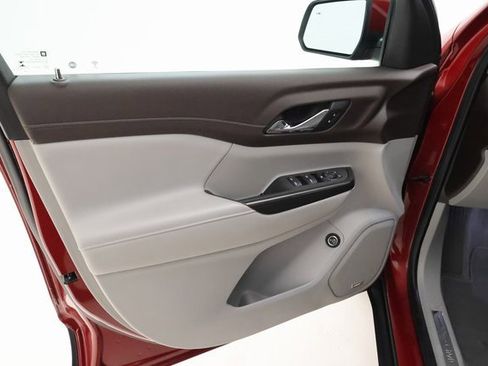 Used 2020 GMC Acadia SLT image 8