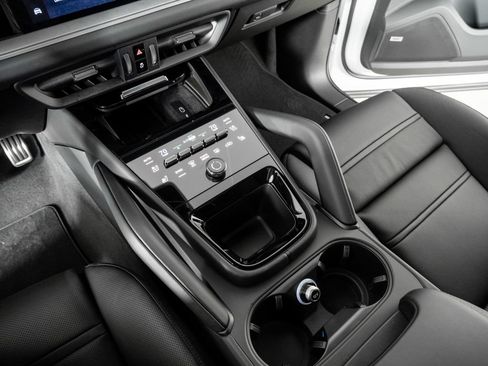 New 2026 Porsche Cayenne S AWD/4WD image 18