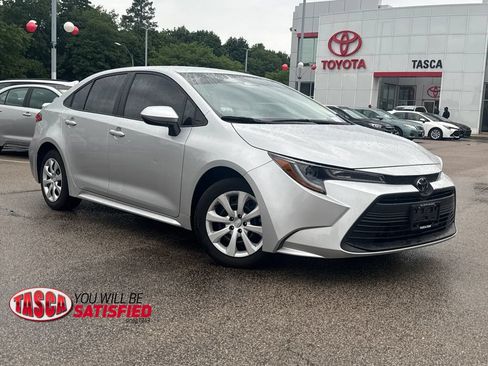 Used 2024 Toyota Corolla LE FWD image 1