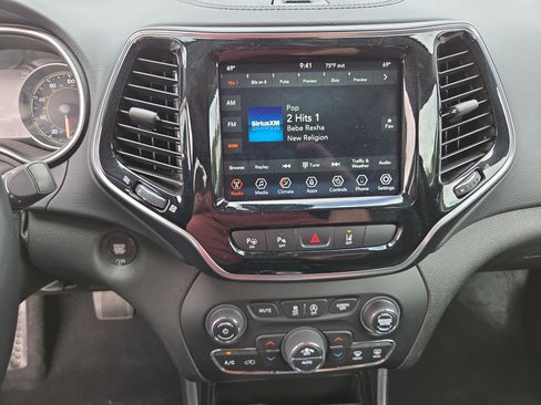 Certified 2021 Jeep Cherokee Limited AWD/4WD image 27