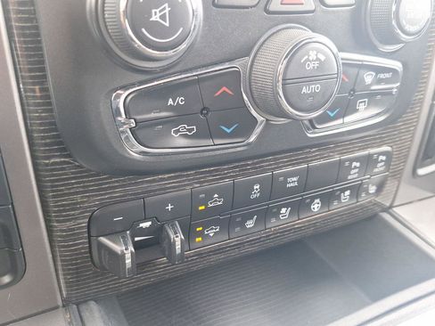 Used 2017 RAM 1500 Limited image 32