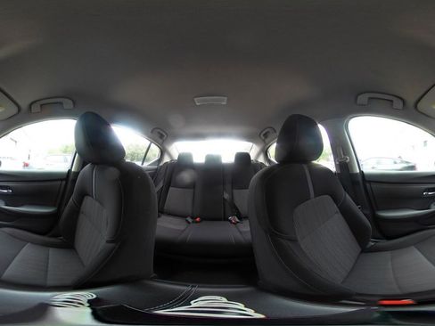 Used 2025 Nissan Sentra SV FWD image 40