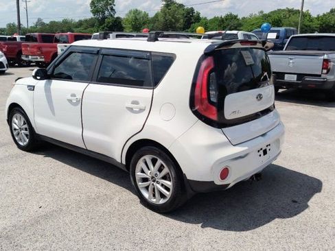 Used 2017 Kia Soul + FWD image 3