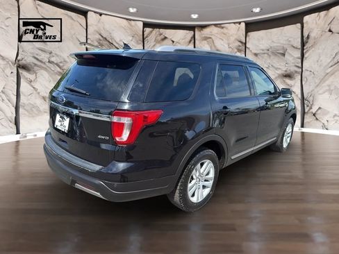 Used 2019 Ford Explorer XLT w/ Equipment Group 202A AWD/4WD image 5