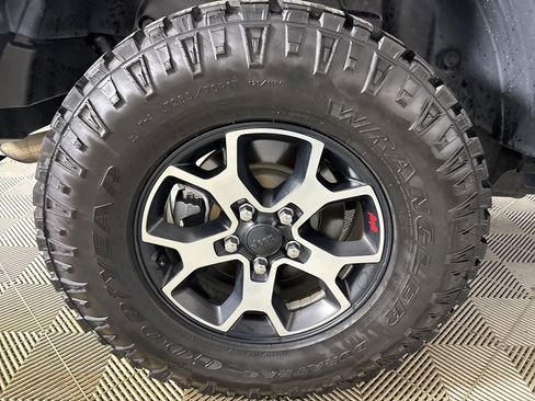 Used 2019 Jeep Wrangler Unlimited Rubicon image 32