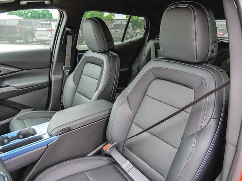 New 2024 Chevrolet Equinox EV LT image 37