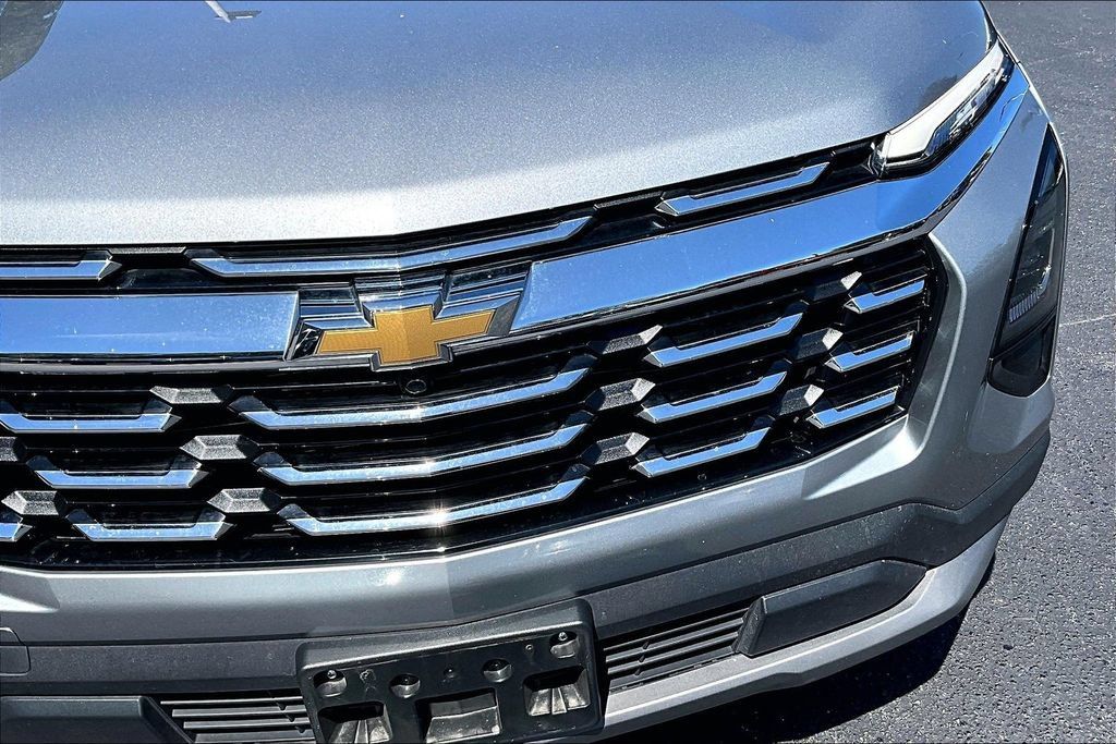 Used 2025 Chevrolet Equinox LT FWD image 31