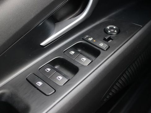 Used 2024 Hyundai Elantra SE FWD image 17