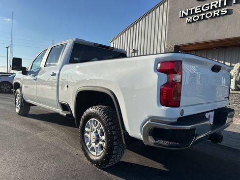 Used 2022 Chevrolet Silverado 2500 LT w/ Convenience Package AWD/4WD image 10