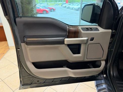 Used 2015 Ford F150 Lariat w/ Equipment Group 502A Luxury AWD/4WD image 17