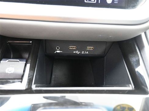 Used 2022 Subaru Outback Premium image 13
