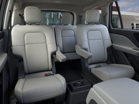 New 2026 Lincoln Aviator 2WD image 11