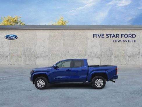 Used 2025 Toyota Tacoma SR5 AWD/4WD image 5