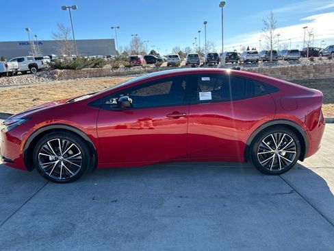 New 2026 Toyota Prius XLE FWD image 4