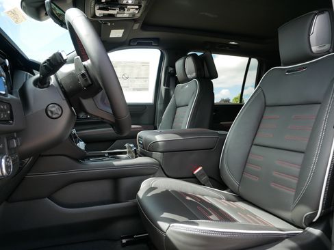 New 2026 GMC Yukon XL AT4 Ultimate AWD/4WD image 4