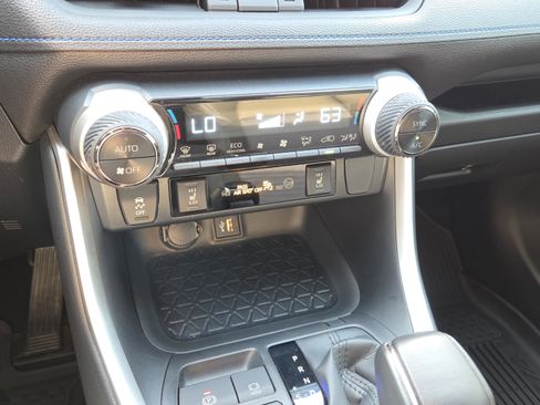 Certified 2025 Toyota RAV4 XSE image 30