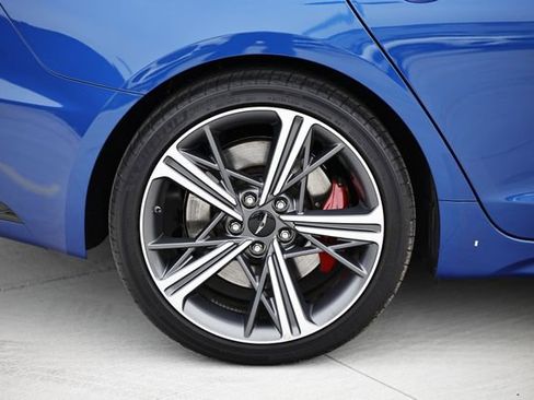 Certified 2025 Genesis G70 3.3T Advanced w/ Sport Prestige Package image 6