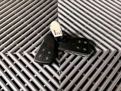 Used 2025 GMC Acadia Denali w/ Super Cruise Package image 11