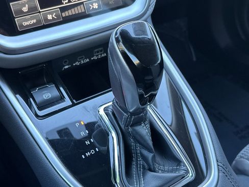 Used 2025 Subaru Outback Premium image 25