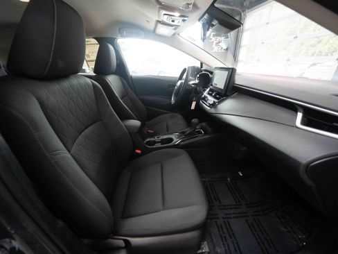 Used 2025 Toyota Corolla LE FWD image 26