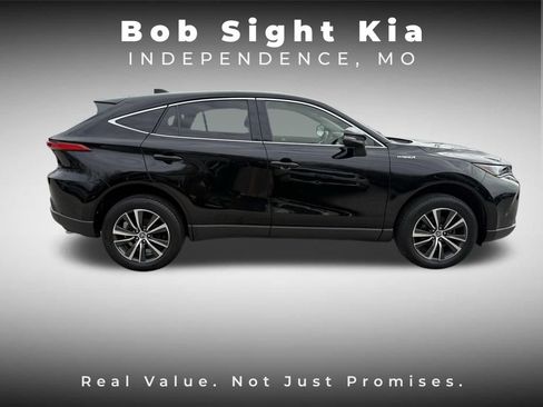 Used 2021 Toyota Venza LE image 13