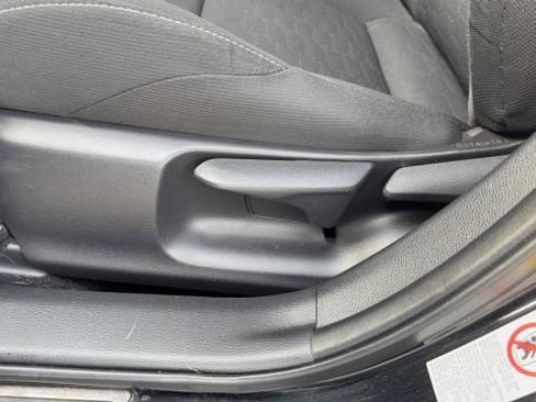 Used 2019 Toyota Corolla SE w/ Carpet Mat Package image 10