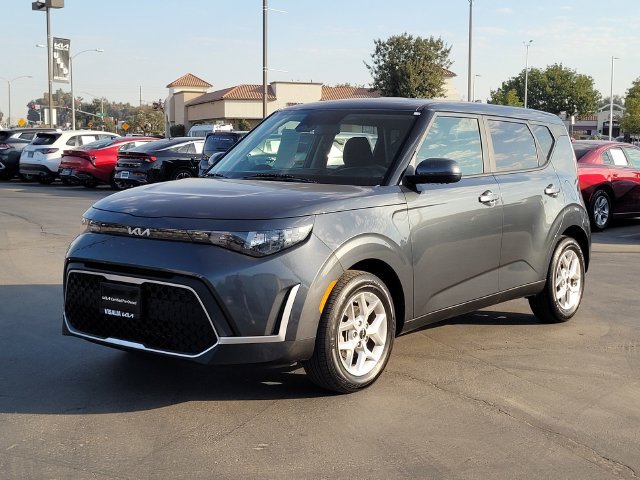 Certified 2025 Kia Soul LX w/ LX Technology Package FWD image 10