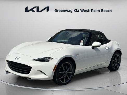 Used 2016 MAZDA MX-5 Miata Grand Touring RWD image 3