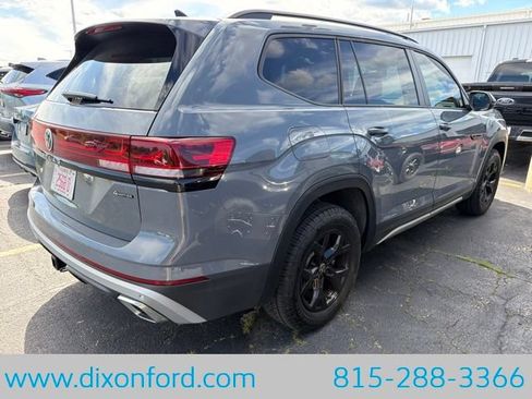 Used 2025 Volkswagen Atlas Peak Edition SE AWD/4WD image 6