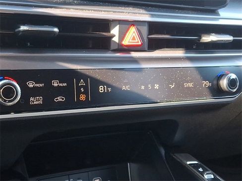 Used 2025 Kia Sorento S image 15