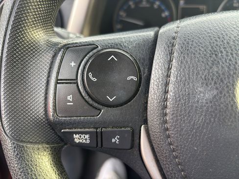 Used 2017 Toyota RAV4 LE image 9