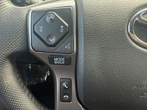 Used 2022 Toyota Tacoma SR5 w/ Technology Package AWD/4WD image 11