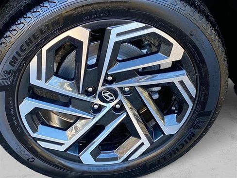 Used 2025 Hyundai Tucson Limited image 30