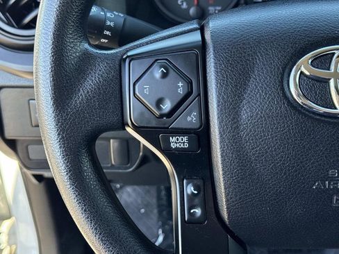 Used 2022 Toyota Tacoma SR image 10