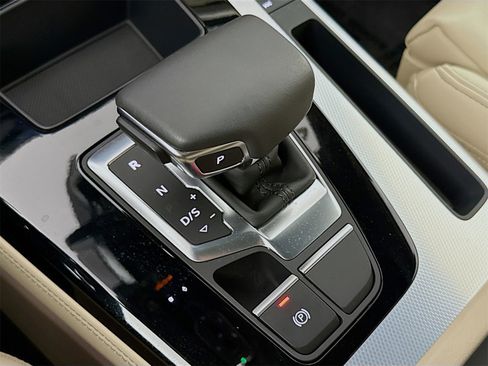 Certified 2025 Audi Q5 2.0T Premium Plus w/ Premium Plus Package image 17
