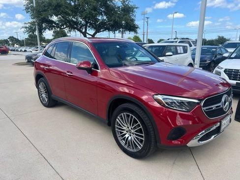 Used 2026 Mercedes-Benz GLC 300 4MATIC image 2