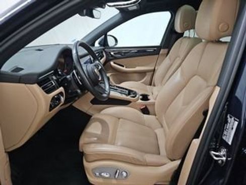 Used 2022 Porsche Macan Base w/ Premium Package Plus image 3