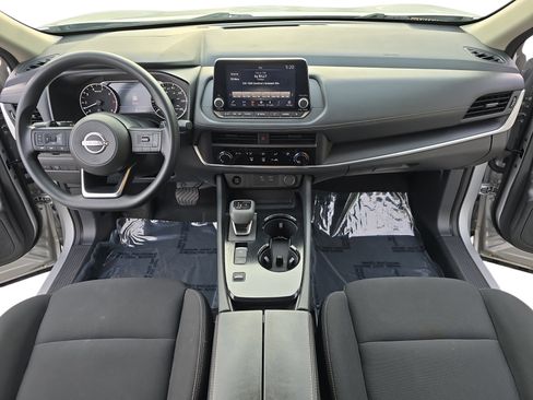 Used 2024 Nissan Rogue S image 9