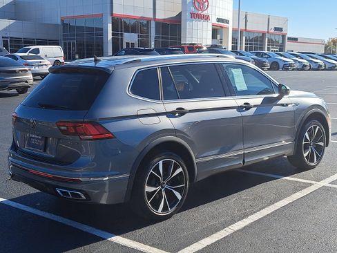 Used 2022 Volkswagen Tiguan SEL R-Line image 5