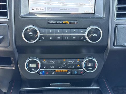 Used 2019 Ford Expedition Limited w/ Equipment Group 303A AWD/4WD image 12