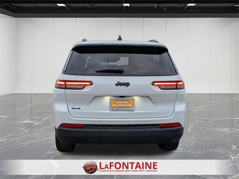 Certified 2024 Jeep Grand Cherokee L Laredo image 4