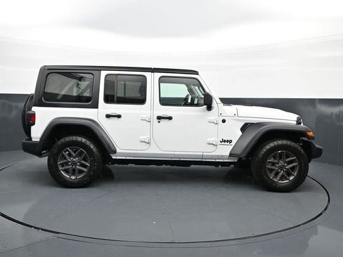Used 2025 Jeep Wrangler Unlimited Sport AWD/4WD image 8
