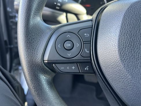 Used 2022 Toyota RAV4 LE image 19