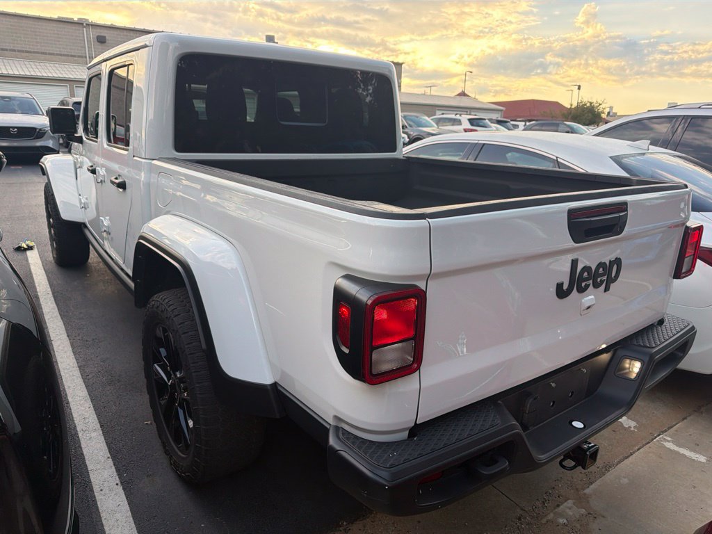 Used 2025 Jeep Gladiator Sport AWD/4WD image 7