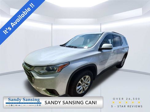 Used 2021 Chevrolet Traverse LT FWD image 1