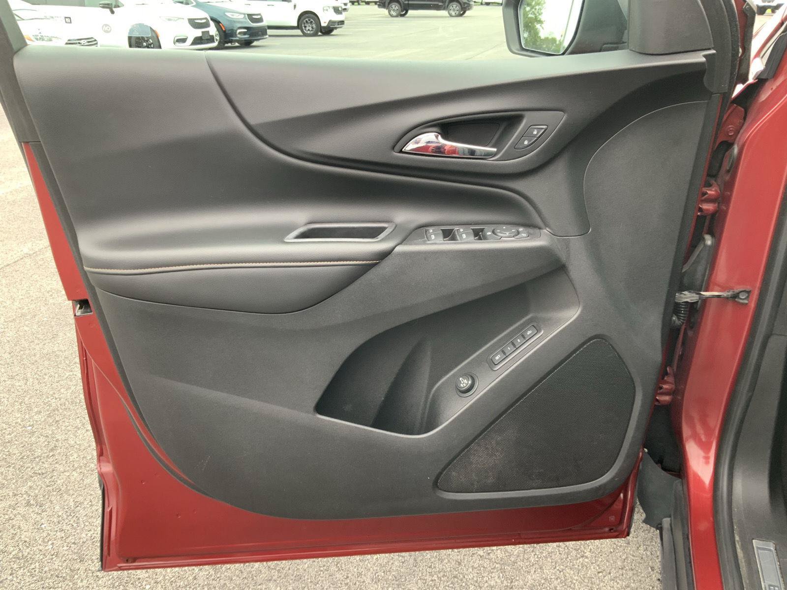 Used 2019 Chevrolet Equinox Premier AWD/4WD image 17