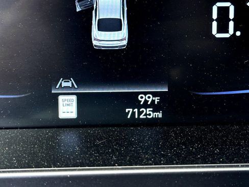 Used 2025 Hyundai Elantra Sport image 20