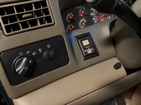 Used 2001 Ford F350 Lariat image 53